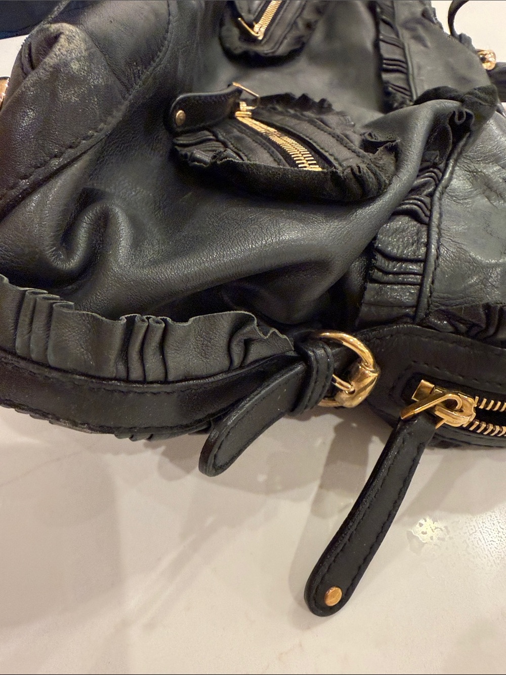 Gucci Black Leather Shoulder Bag with Gold Hardware and Ruffle Trim Accents - Picture 6 of 8